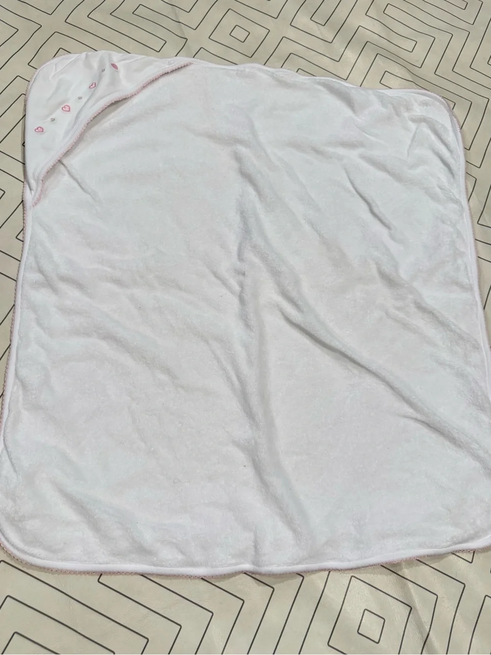 Kissy Kissy Hooded Bath Towel